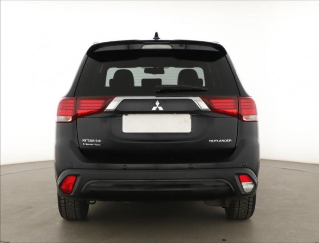 Mitsubishi Outlander  2.0 