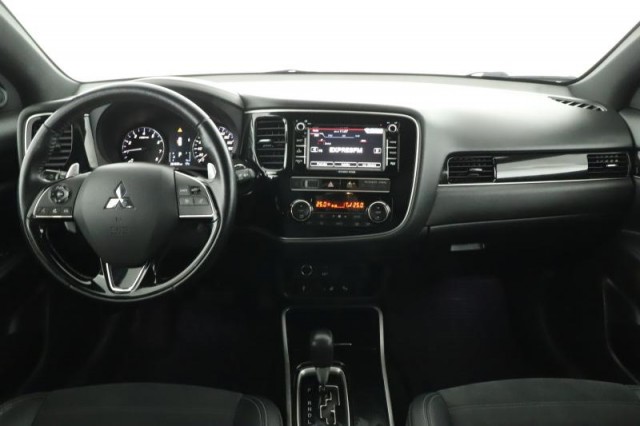 Mitsubishi Outlander  2.0 