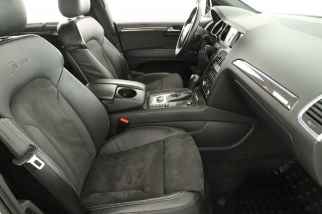 Audi Q7  3.0 TDI 
