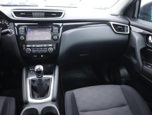 Nissan Qashqai  1.2 DIG-T Tekna