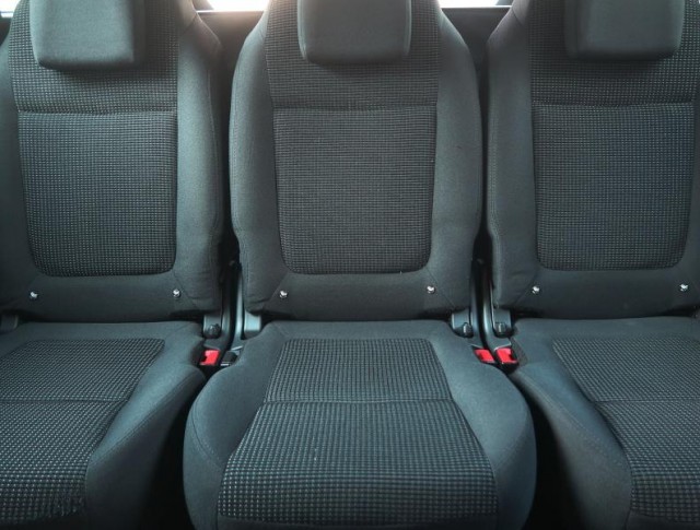 Peugeot 5008  1.6 HDi 