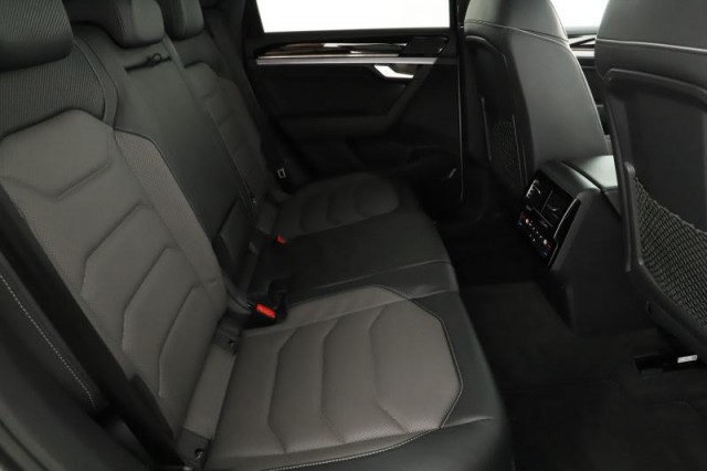 Volkswagen Touareg  3.0 TDI 