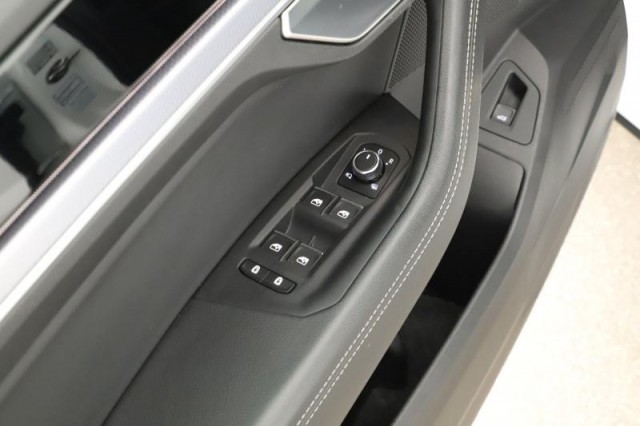 Volkswagen Touareg  3.0 TDI 