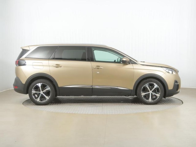 Peugeot 5008  1.6 BlueHDi Allure