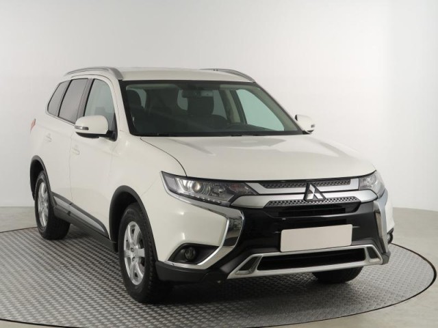 Mitsubishi Outlander  2.0 Intense
