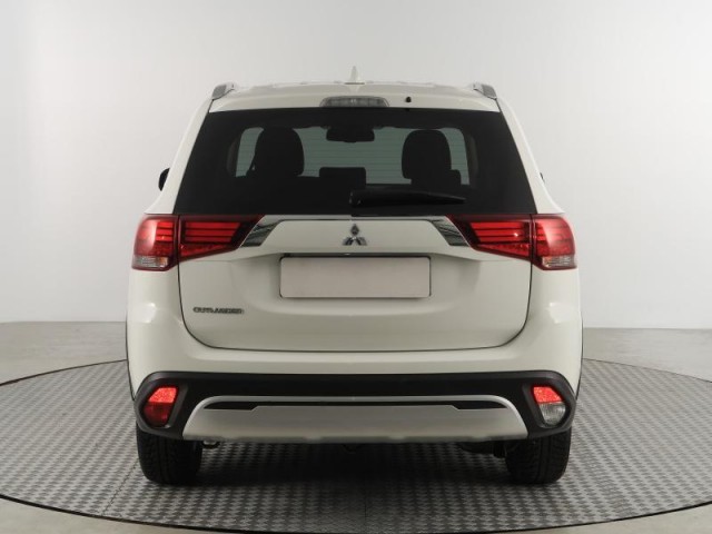 Mitsubishi Outlander  2.0 Intense