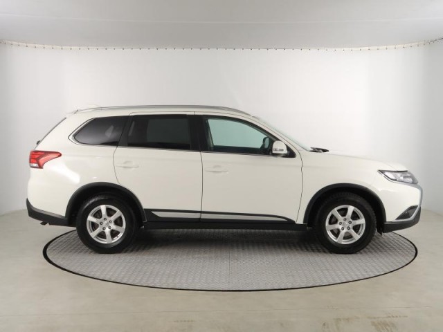 Mitsubishi Outlander  2.0 Intense