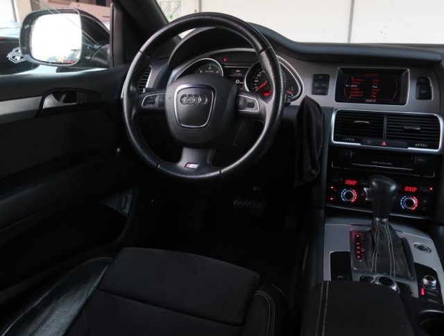 Audi Q7  3.0 TDI S-Line