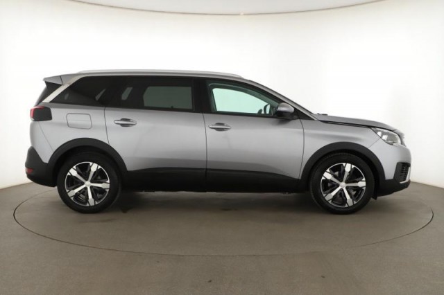 Peugeot 5008  1.5 BlueHDi 