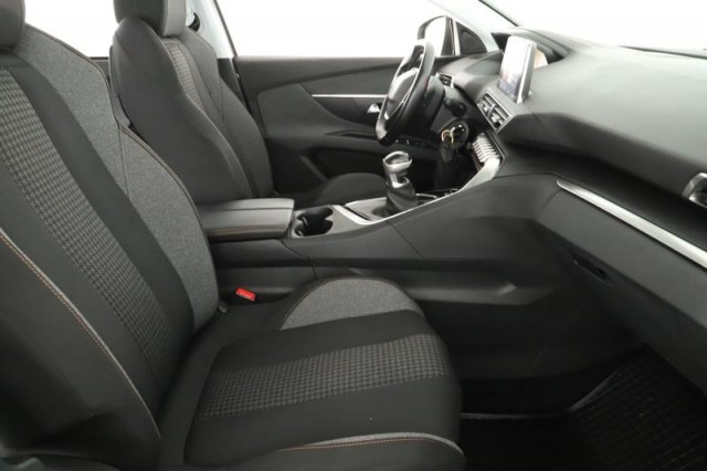 Peugeot 5008  1.5 BlueHDi 