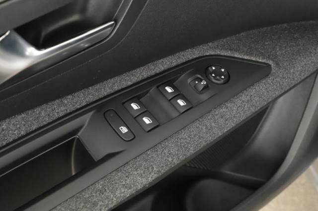 Peugeot 5008  1.5 BlueHDi 