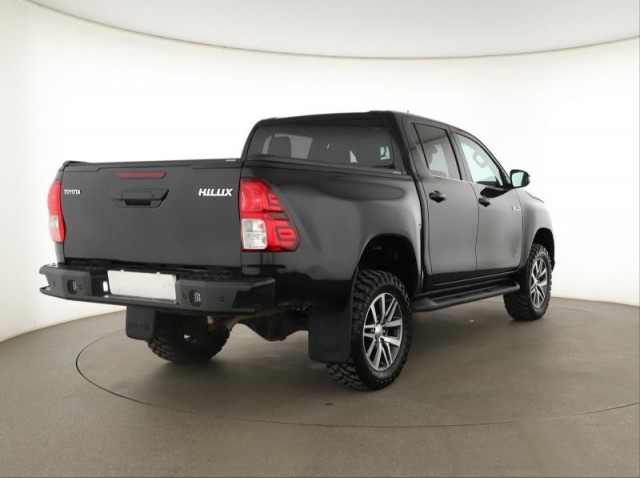Toyota Hilux  2.4 D-4D 