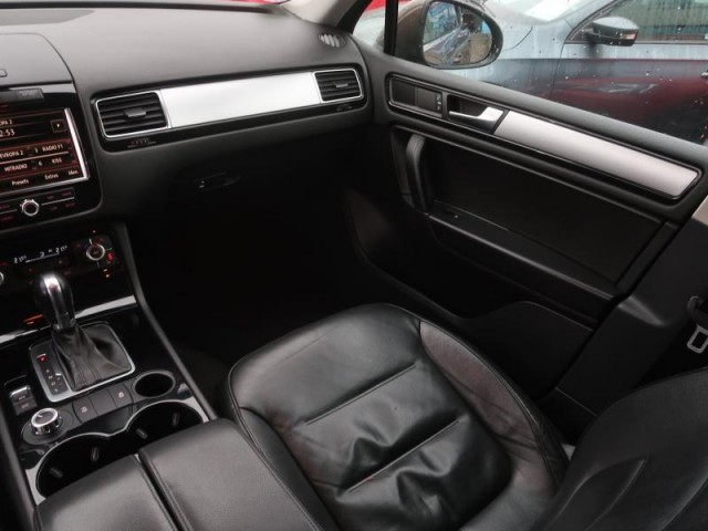 Volkswagen Touareg  3.0 TDI Business