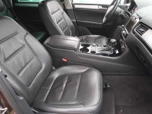 Volkswagen Touareg  3.0 TDI Business