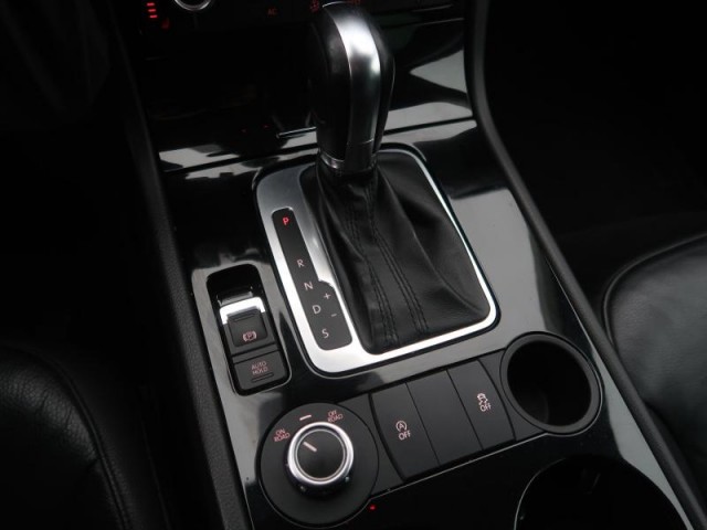 Volkswagen Touareg  3.0 TDI Business