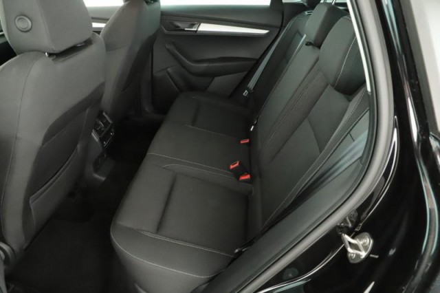 Škoda Karoq  1.5 TSI Fresh