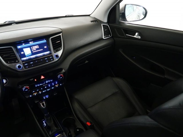 Hyundai Tucson  2.0 CRDi 