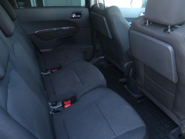 Peugeot 5008  1.6 HDi Active