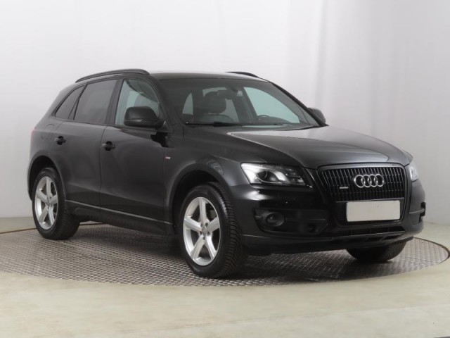 Audi Q5  2.0 TDI S line