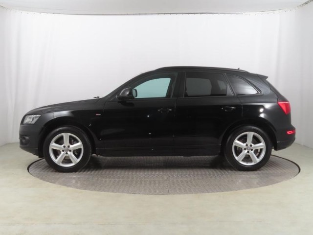 Audi Q5  2.0 TDI S line