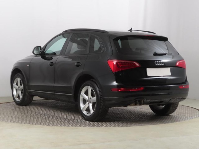 Audi Q5  2.0 TDI S line