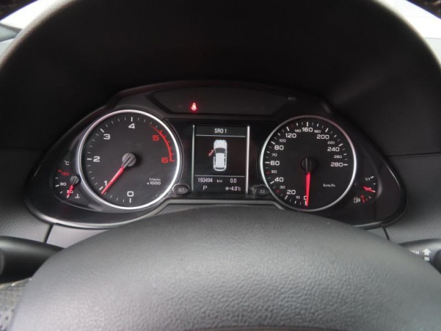 Audi Q5  2.0 TDI S line