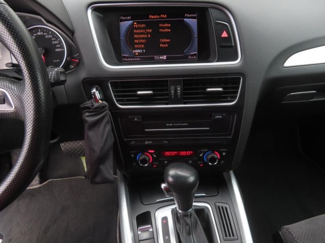 Audi Q5  2.0 TDI S line
