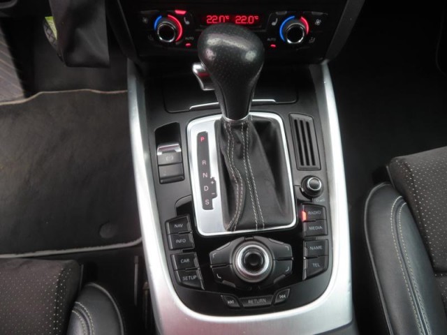 Audi Q5  2.0 TDI S line