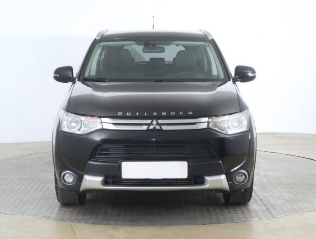 Mitsubishi Outlander  2.2 DI-D Intense
