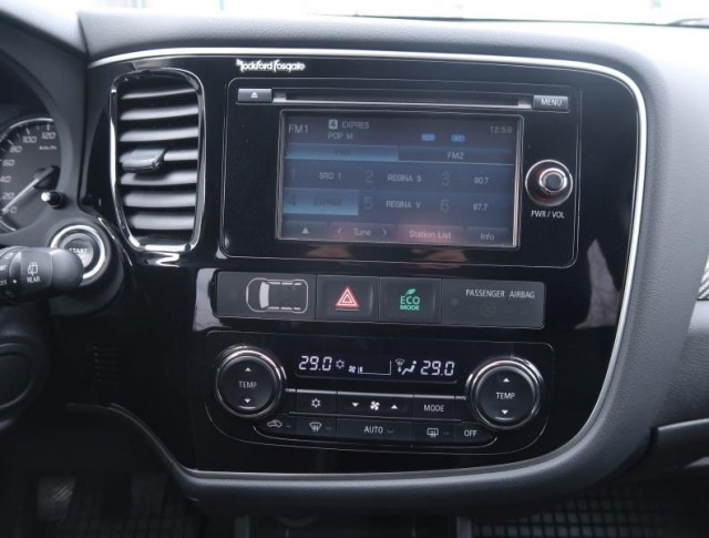 Mitsubishi Outlander  2.2 DI-D Intense