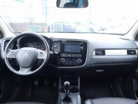 Mitsubishi Outlander  2.2 DI-D Intense