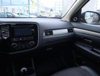 Mitsubishi Outlander  2.2 DI-D Intense