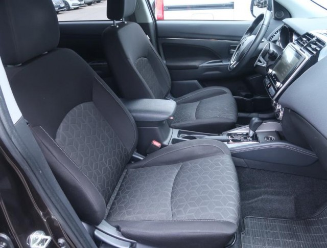 Mitsubishi ASX  2.0 MIVEC 