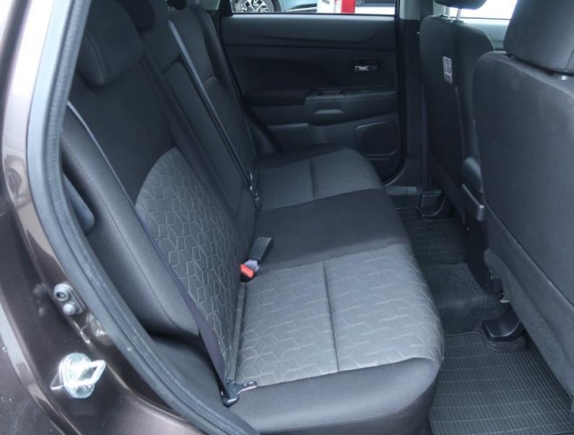 Mitsubishi ASX  2.0 MIVEC 