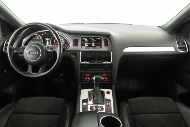Audi Q7  3.0 TDI S-Line