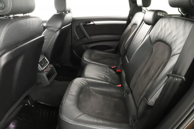 Audi Q7  3.0 TDI S-Line