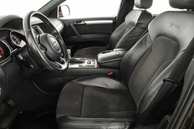 Audi Q7  3.0 TDI S-Line