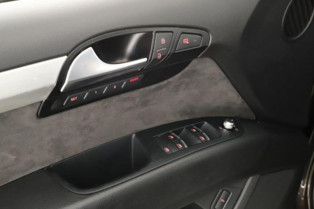 Audi Q7  3.0 TDI S-Line