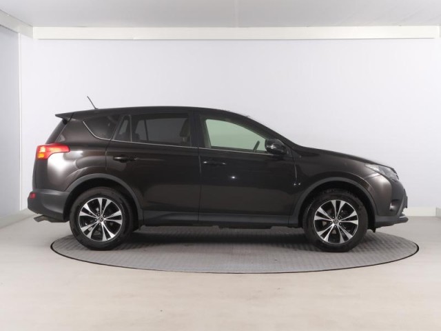 Toyota RAV 4  2.2 D-4D Style