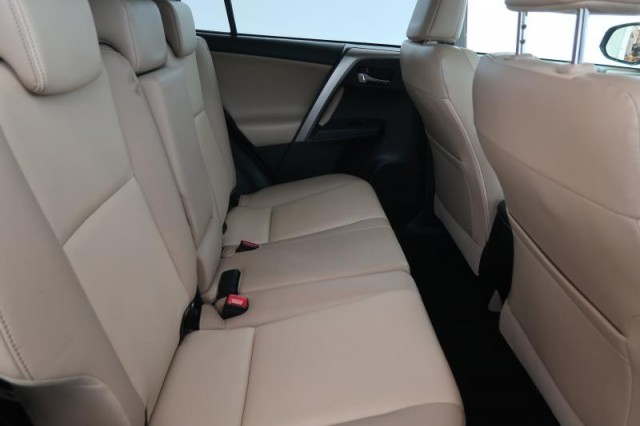 Toyota RAV 4  2.2 D-4D Style