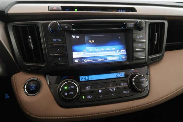 Toyota RAV 4  2.2 D-4D Style