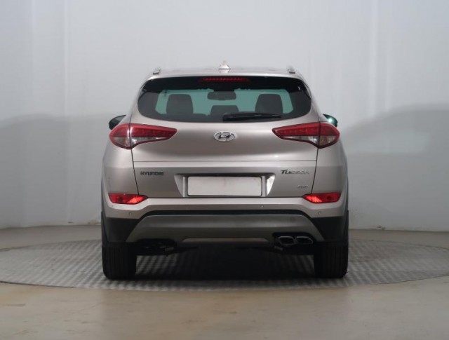 Hyundai Tucson  2.0 CRDi 
