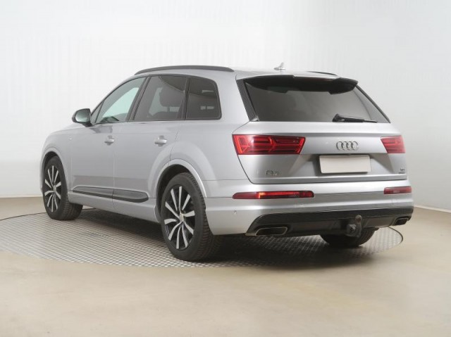 Audi Q7  3.0 TDI S-Line