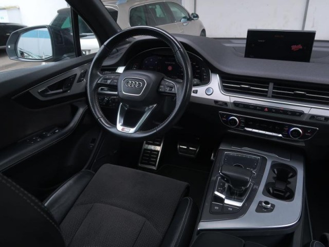 Audi Q7  3.0 TDI S-Line