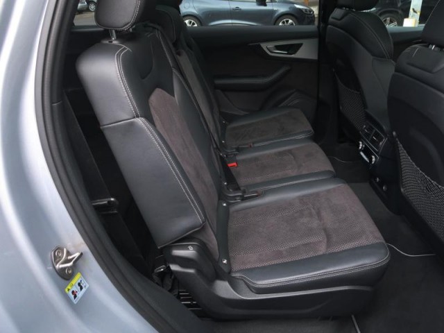Audi Q7  3.0 TDI S-Line