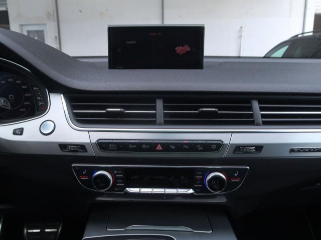 Audi Q7  3.0 TDI S-Line