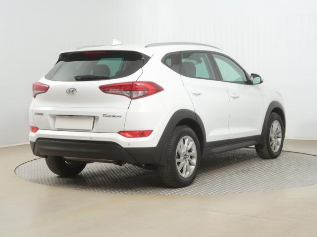 Hyundai Tucson  1.7 CRDi Trikolor