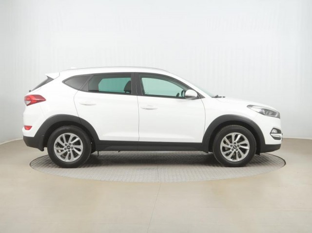 Hyundai Tucson  1.7 CRDi Trikolor