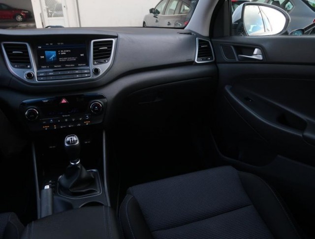 Hyundai Tucson  1.7 CRDi Trikolor