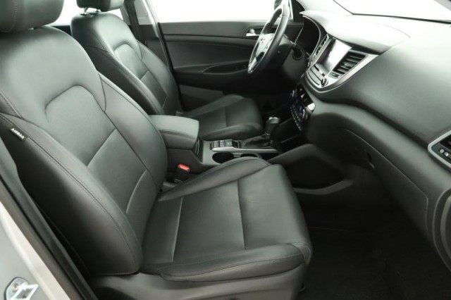 Hyundai Tucson  2.0 CRDi 